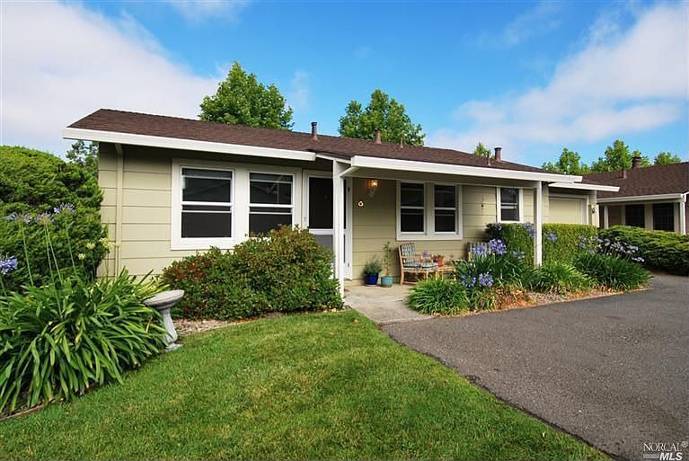 1st image of 8 Woodworth Ln