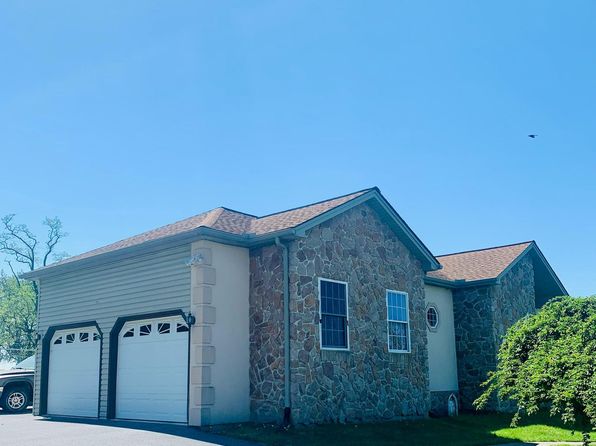 2038 E Harrisburg Pike, Middletown, PA 17057