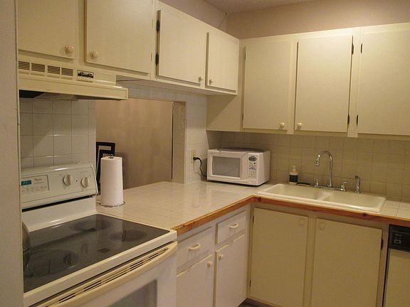 5th image of 104 Lake Rebecca Dr