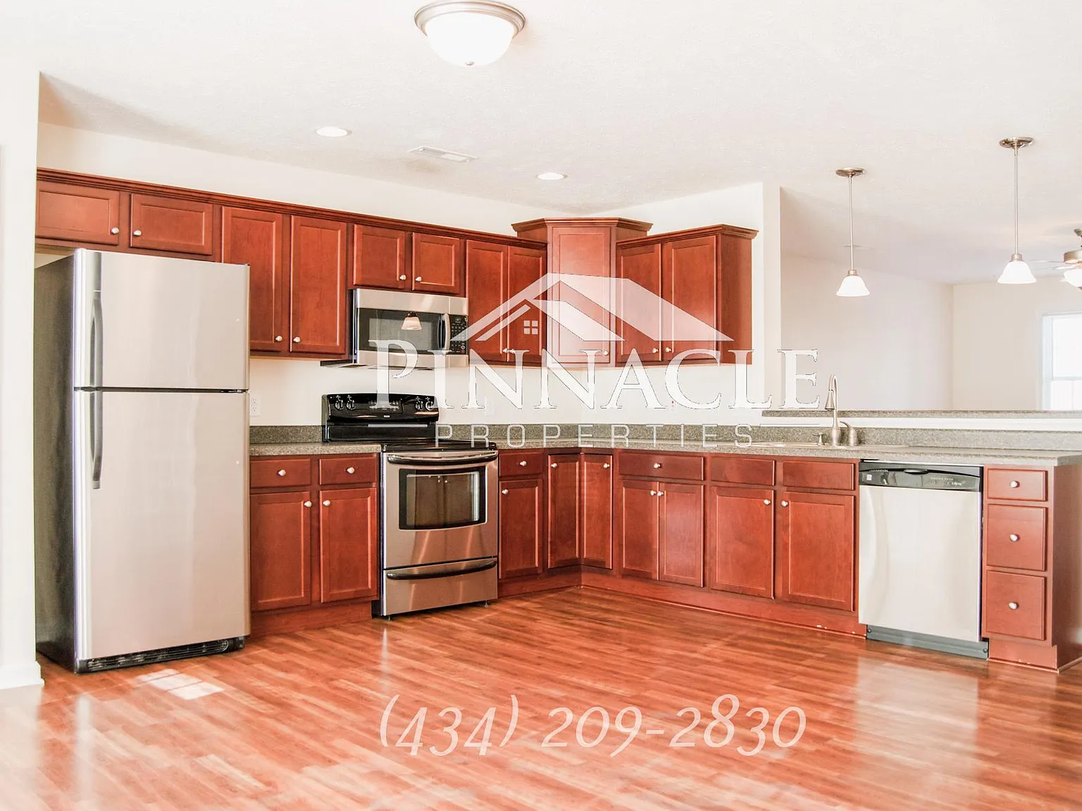 3 bed, 2.5 bath, 1600 sqft, $1,725 — Photo 4