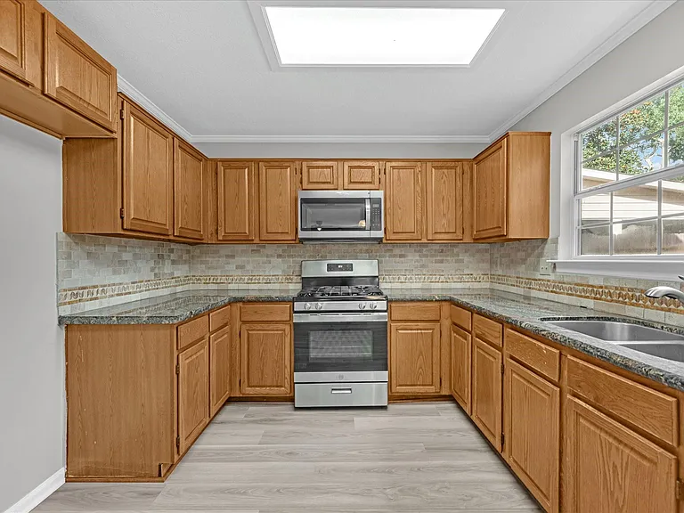 4241 Mountain Peak Way — Photo 11
