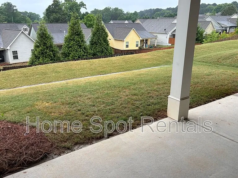 4811 Lost Creek Dr — Photo 28