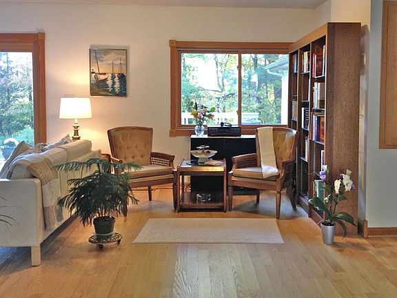 Owner had a Library and Music Area