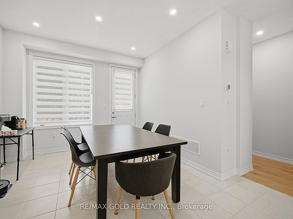 3rd image of 13 Lavinia Rd