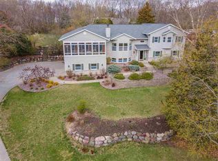 920 Bascom Hill Dr, Baraboo, WI 53913