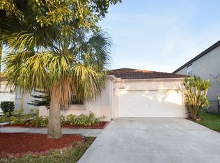 1544 NW 158th Ave, Pembroke Pines, FL 33028
