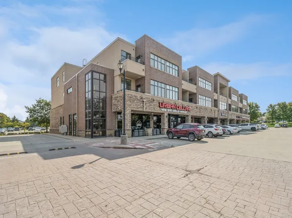 640 S 50th St Unit 2201, West Des Moines, IA 50265