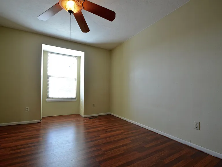 2nd bedroom.