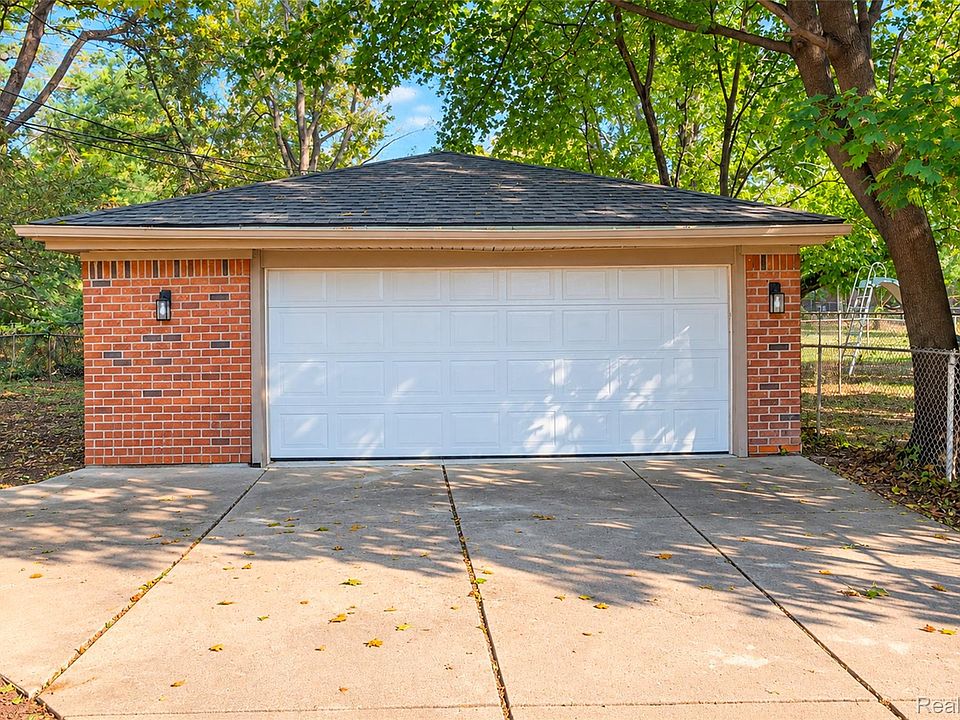 8723 Clippert St, photo 4