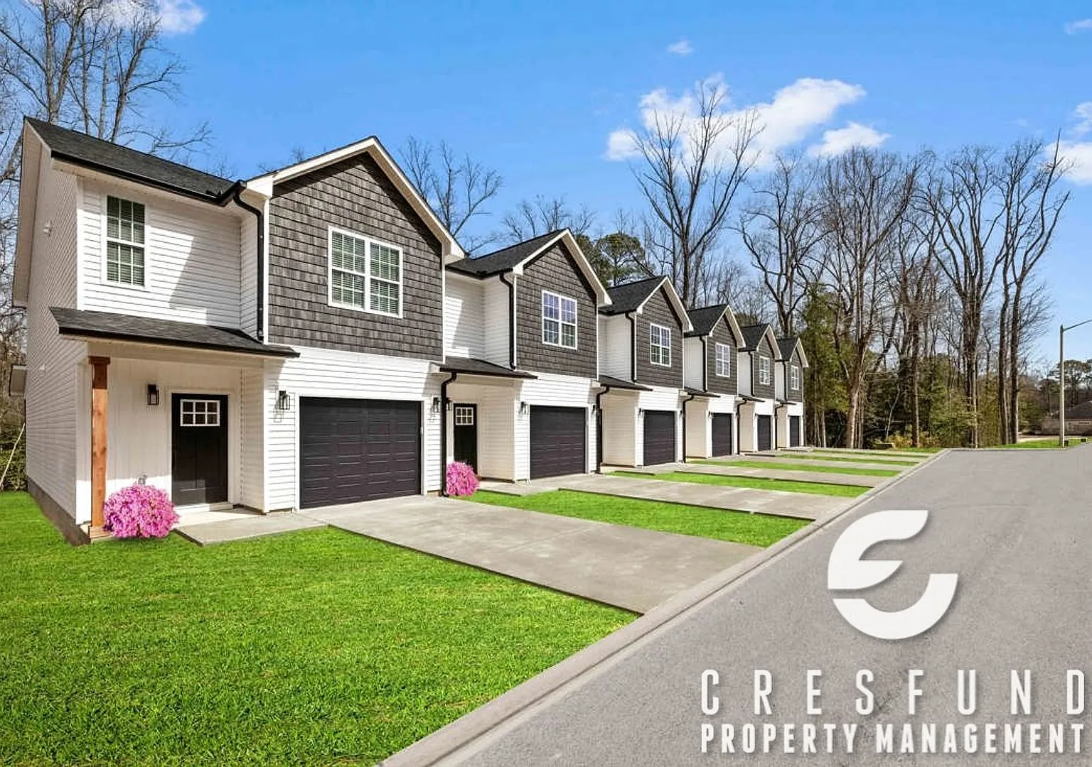 Luxury New 3BR Townhomes | Garage + Pool | 7 min to Fort Bragg — Photo 2