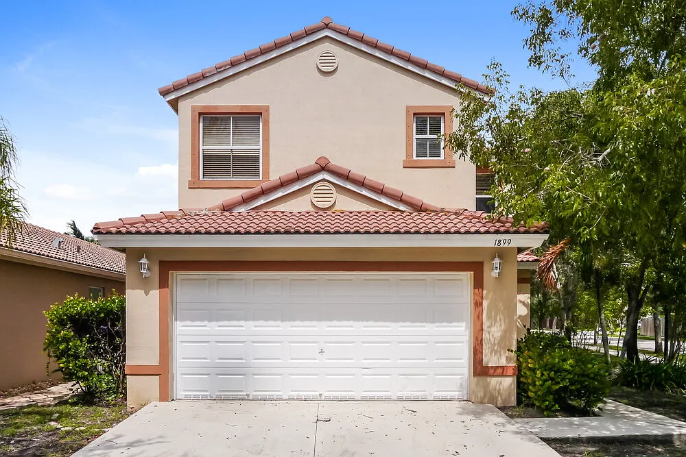 4 bed, 2.5 bath, 1928 sqft, $3,160 — Photo 1