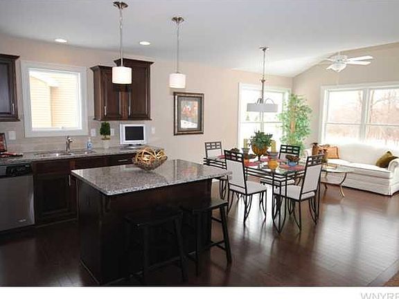 4th image of 9464 Kristina Cir
