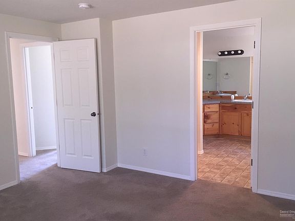 5th image of 17238 Blue Heron Dr