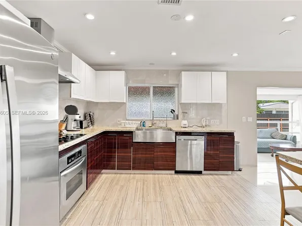 2161 NE 171st St, North Miami Beach, FL 33162