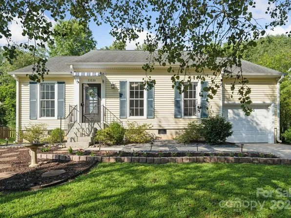 13530 Dansville Dr, Pineville, NC 28134