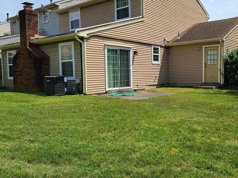 1105 Jonathan Ln — Photo 23