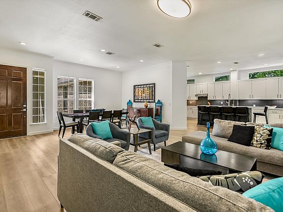 4th image of 105 Stetson Cir