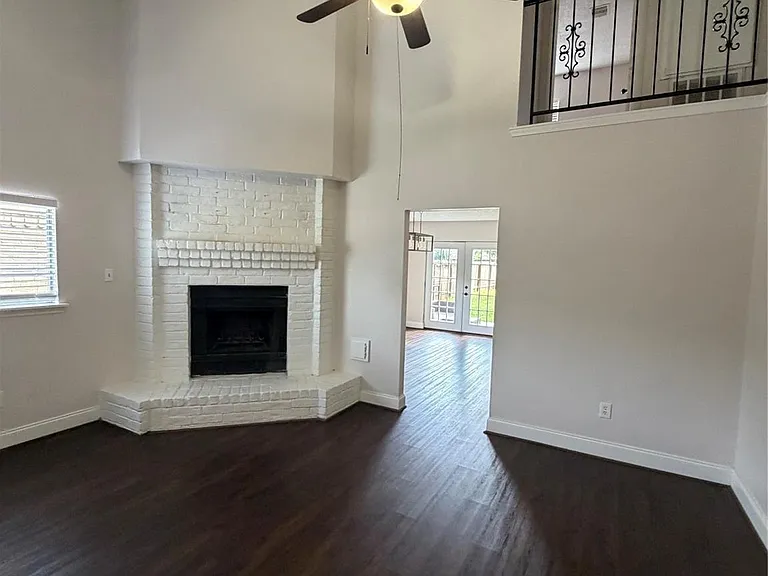 18210 Almonte Ln — Photo 8