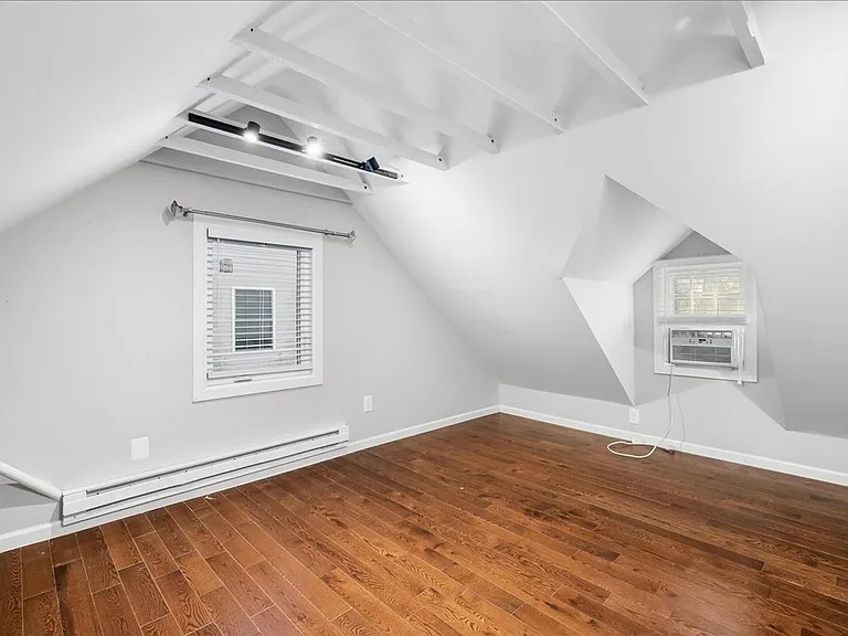 46 Upland Ave — Photo 16