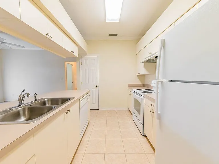 1203 Eagle Pond Dr — Photo 3