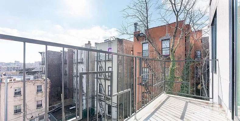 Rented by Reavis | media 28