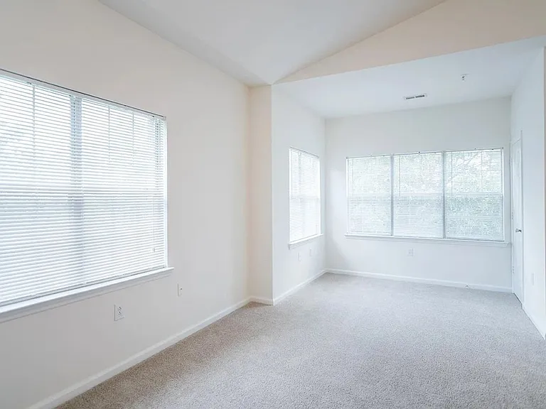 4480 Platinum Dr — Photo 29