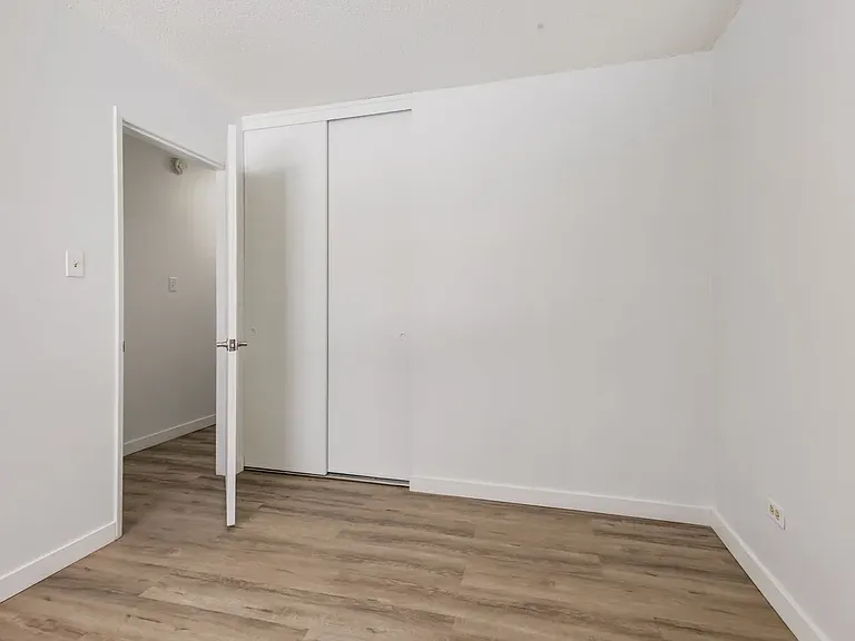 2010 Hope St SW #104 — Photo 16