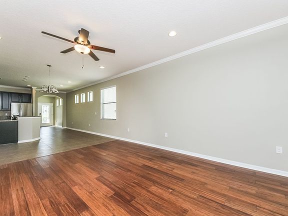 5th image of 5127 Sorrento Blvd W