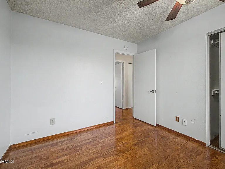 1455 W Mohawk Ln — Photo 17