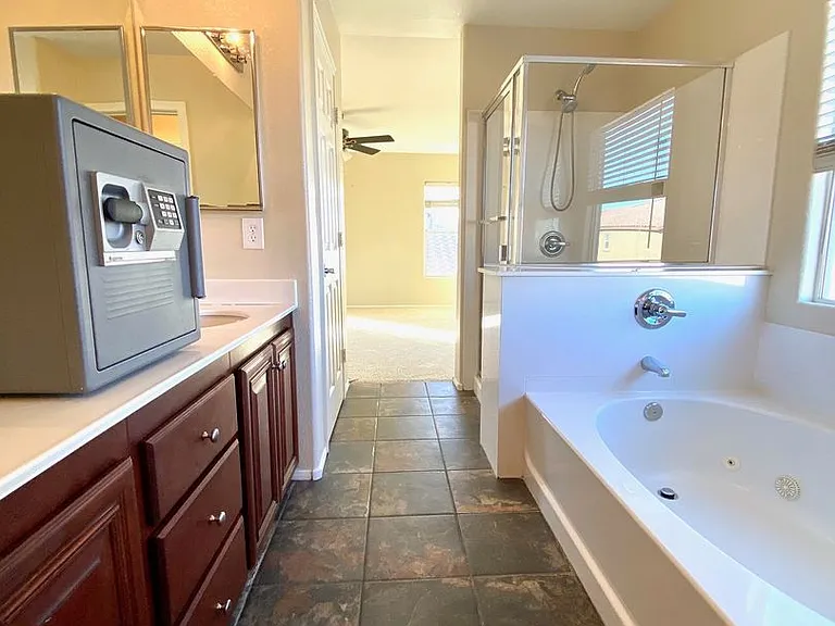 2324 Cockatoo Dr — Photo 15