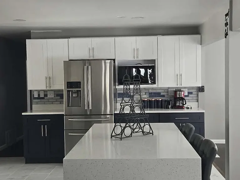 2302 Greenbriar Ln — Photo 7