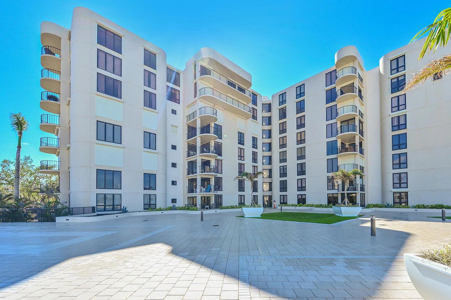 2 bed, 1792 sqft, $11,000 — Photo 3