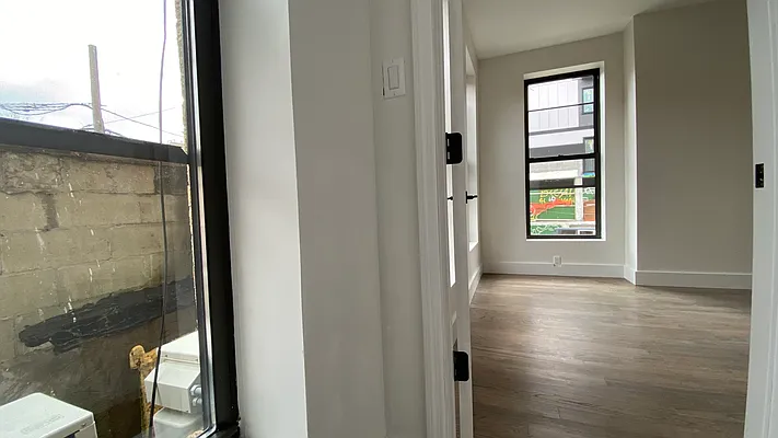 Rented by Nooklyn NYC LLC | media 43
