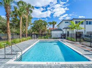 5125 SW 37th St, Hollywood, FL 33023