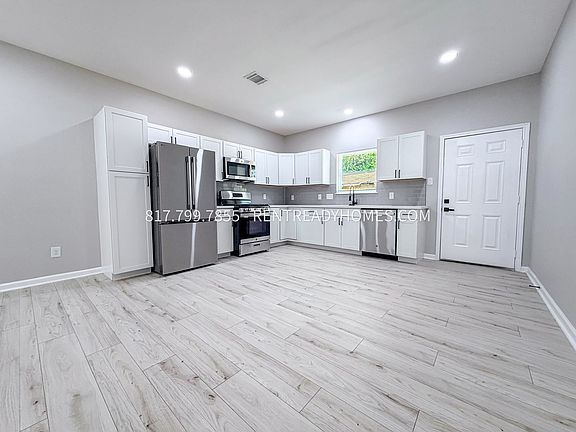 3rd image of 5435 Woodlark St