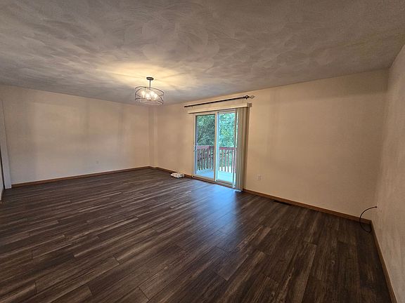3rd image of 500 Harding St