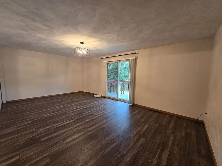 500 Harding St — Photo 3