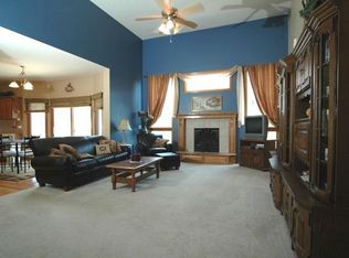 8723 S 98th St, La Vista, NE 68128