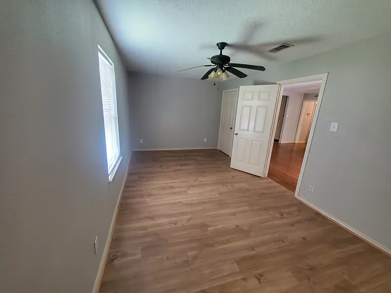 217 Wellington St — Photo 24