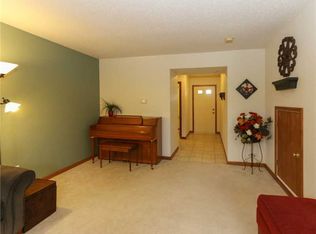 8108 Maple Stream Ln, Indianapolis, IN 46217