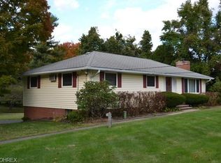 1369 Bell Rd, Chagrin Falls, OH 44022