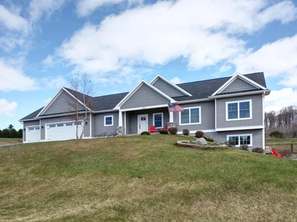 7848 Mapleleaf Dr, Traverse City, MI 49684