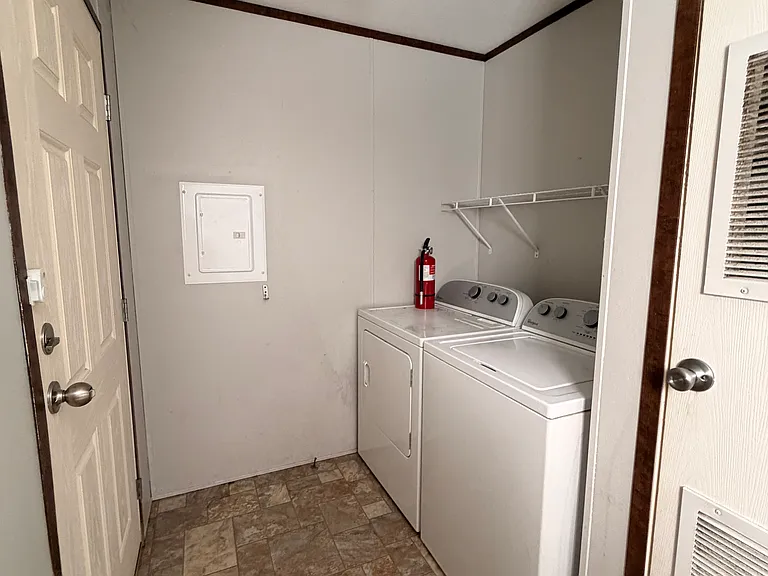189 Lakeshore Cir #189 — Photo 4