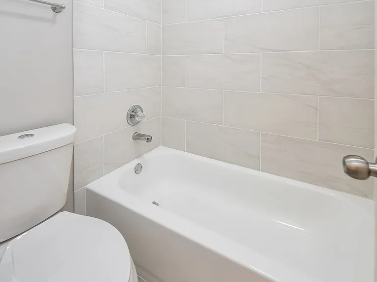 10712 Oak Cir N — Photo 12