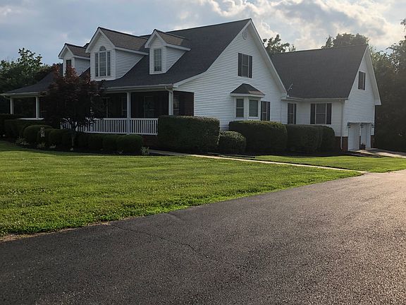 4th image of 151 Shawn Dr