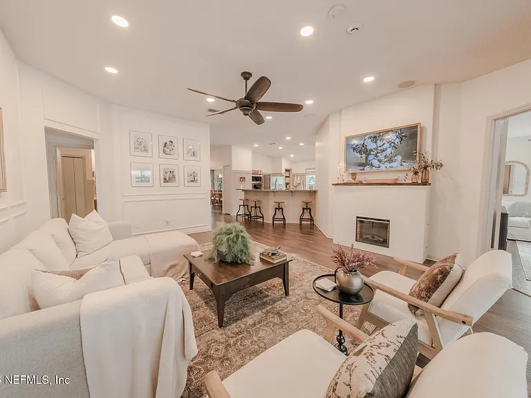 511 Chancellor Dr E — Photo 14