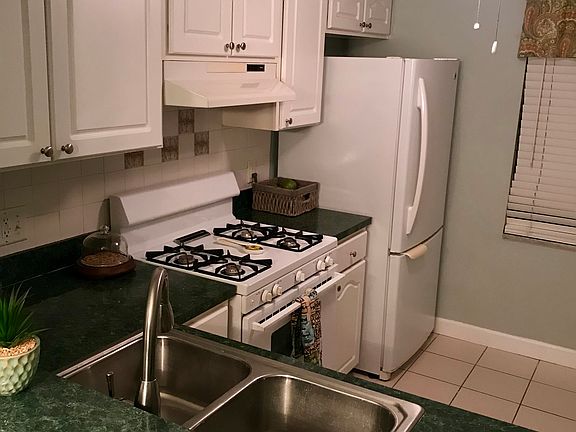 5th image of 1514 Mission Hills Blvd