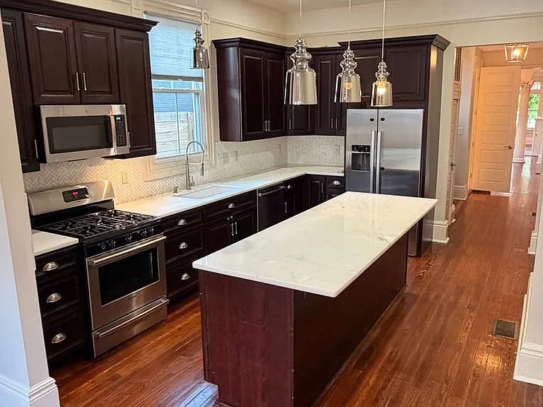 Gorgeous Two Story 3BD/2.5BA w/ Private Fenced in Backyard — Photo 9