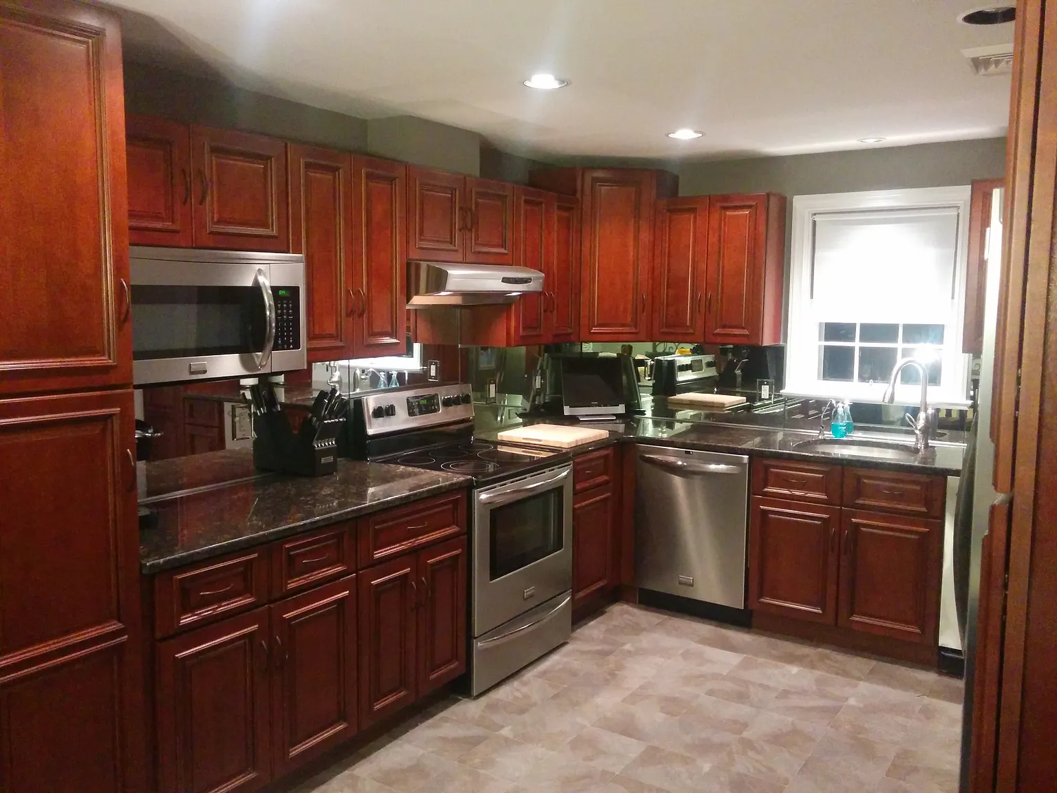 1129 Richmond Rd photo 1