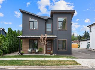 1450 McHugh Ave, Enumclaw, WA 98022